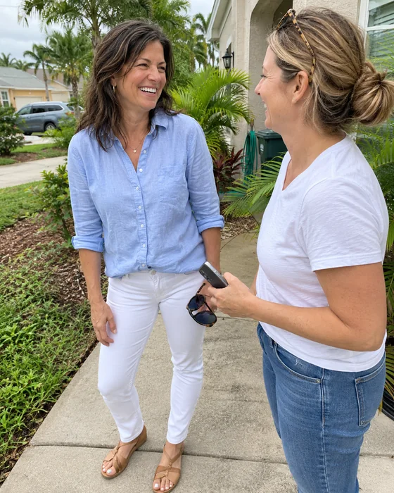 Sophie L., Sophie with a client
